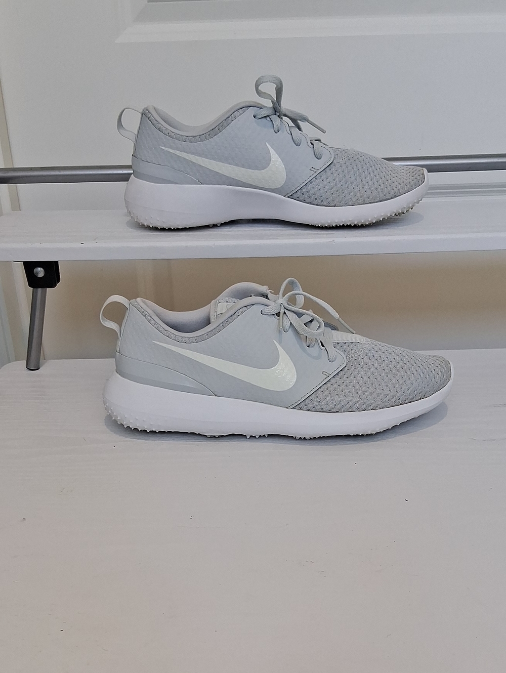 Nike Golf Women’s Light Gray Mesh Lace-Up Training Shoes